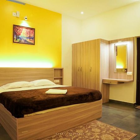Happy Holidays Resort Kanthalloor Ngoại thất bức ảnh