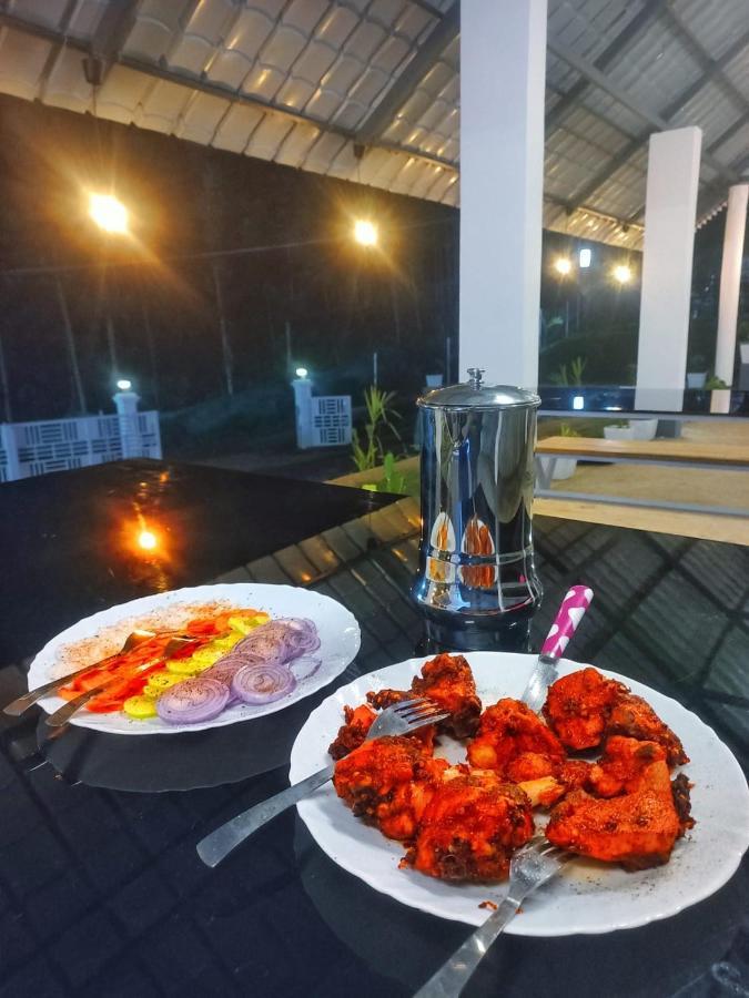 Happy Holidays Resort Kanthalloor Ngoại thất bức ảnh