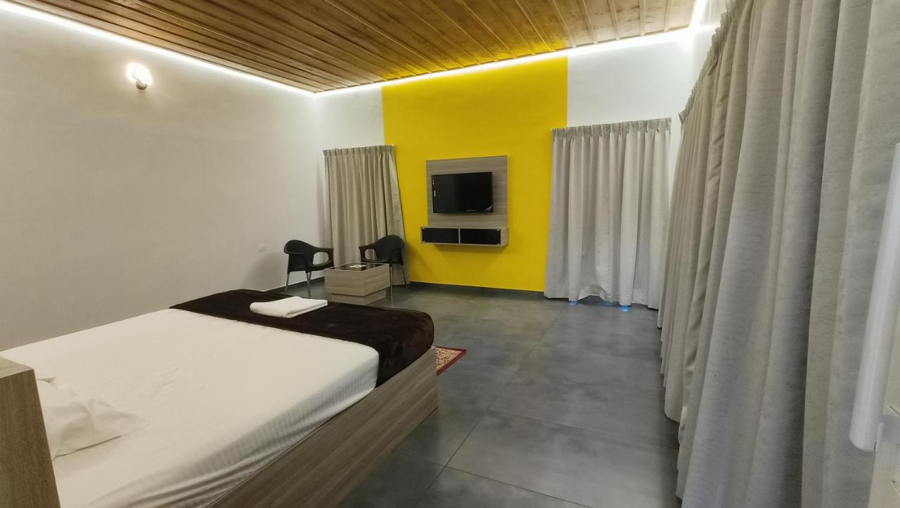 Happy Holidays Resort Kanthalloor Ngoại thất bức ảnh