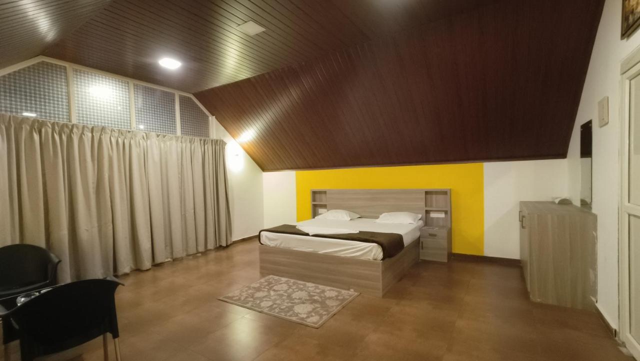 Happy Holidays Resort Kanthalloor Ngoại thất bức ảnh