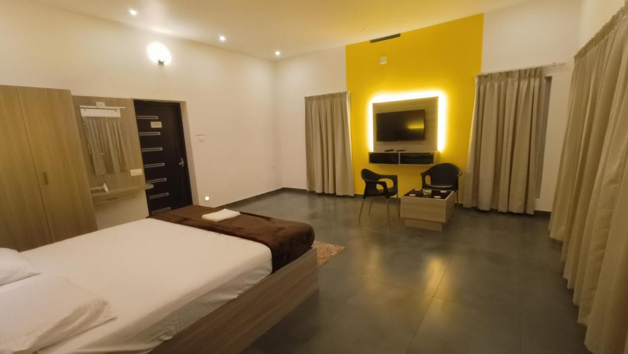 Happy Holidays Resort Kanthalloor Ngoại thất bức ảnh