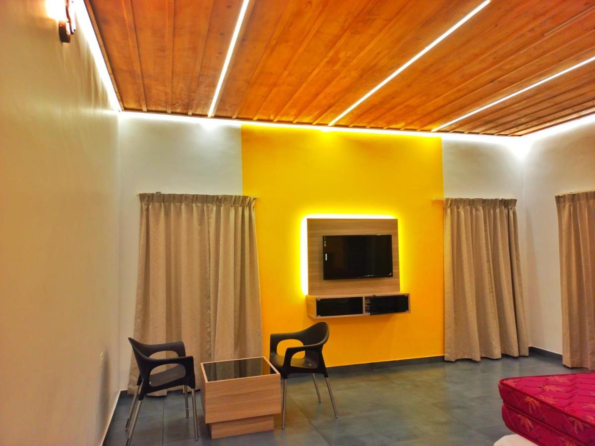 Happy Holidays Resort Kanthalloor Ngoại thất bức ảnh